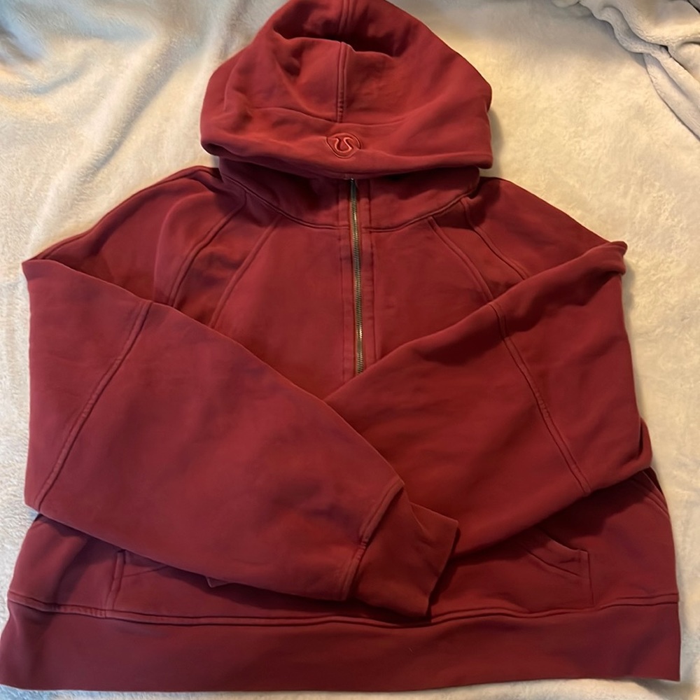 Women’s Lululemon quarter zip hoodie